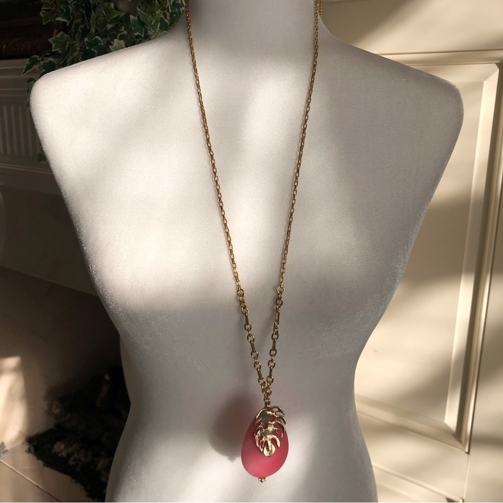 Lilly Pulitzer Long Coral Colored Pendant New